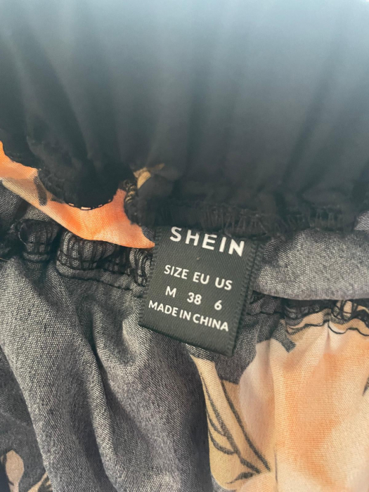 Shein salopeta                       M/L [3]