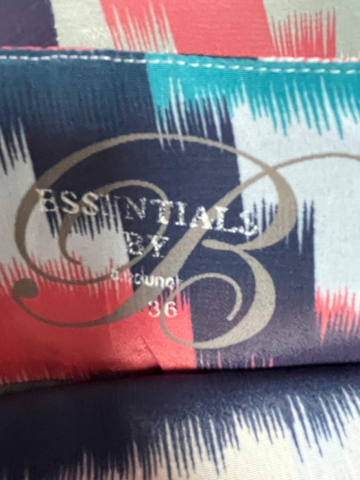 Essentials fusta              S [3]
