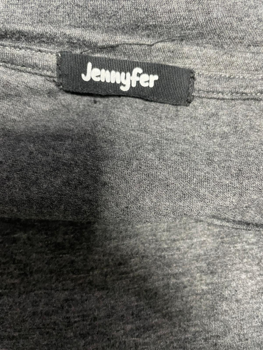Jennifer tricou                          M [3]
