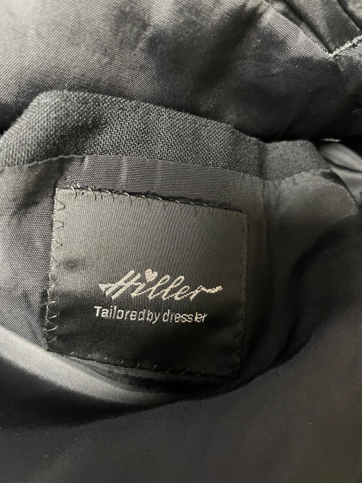 Hiller sacou                                M [4]