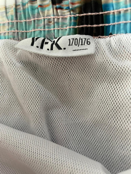 Y.F.K pantaloni scurti                             170 [3]