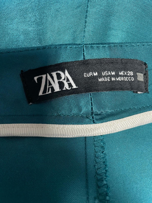 Zara pantaloni                        L [4]
