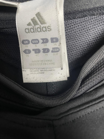Adidas pantaloni scurti                    10 ani [2]