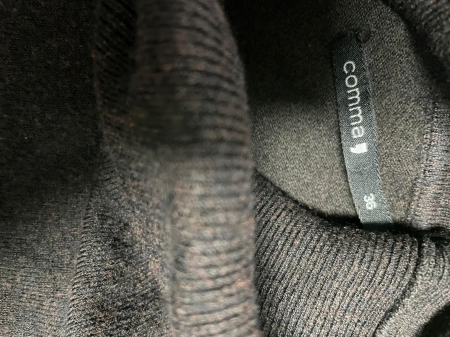 Comma pulover                   M [2]