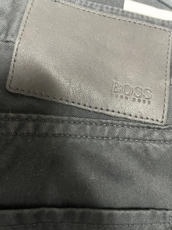 Hugo Boss pantaloni                        L [3]