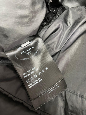 Prada geaca puf                               S [5]