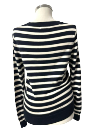 Jaqueline de Yong pulover                   M [1]