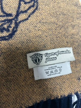 Tiger of Sweden fular lana [2]