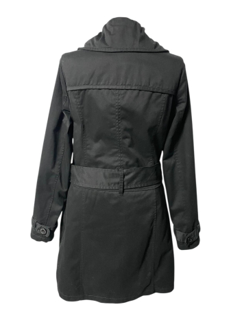 Colours of the world trench                  M [2]