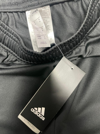 Adidas pantaloni scurti                  M [2]