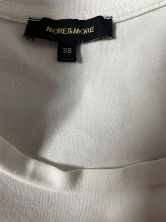 More More tricou                    S [2]