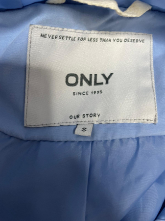 Only geaca subtire                 S [3]