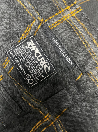 Pantaloni scurti                        L [2]