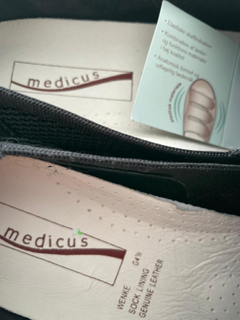 Medicus pantofi                37,5 [4]