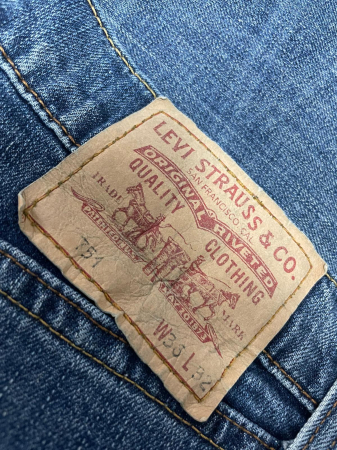 Levi's blugi                             L/XL [2]