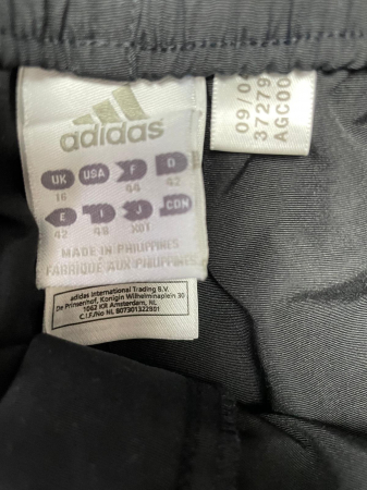 Adidas pantaloni scurti                          XL [2]