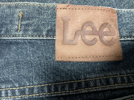 Lee blugi                  S [2]