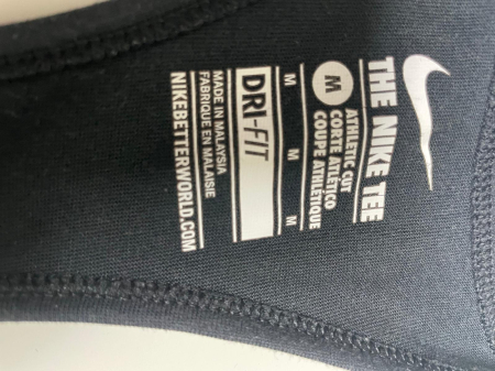 Nike maiou                        M [2]