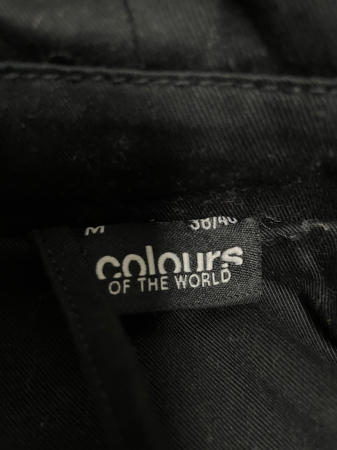 Colours of the world trench                  M [3]