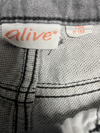 Pantaloni scurti Alive                    152 [2]