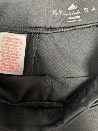 Adidas pantaloni scurti                         XS [2]