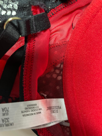 Secret Possessions body                         70 A [2]