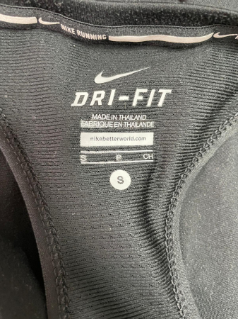 Nike maiou                      S [2]