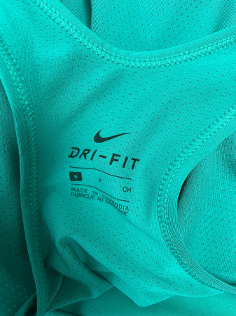 Nike maiou                             S [2]