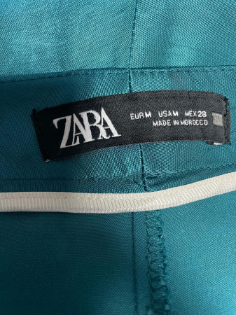 Zara pantaloni                        L [3]