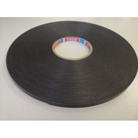 Benzi dublu adezive - Banda dublu adeziva buretata 9 mm Tesa 62934