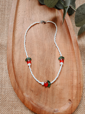 Soft Romance - Colier Red Tulips cu lalele din sticlă, mărgele Toho perlate și perle de cultură | Choker handmade