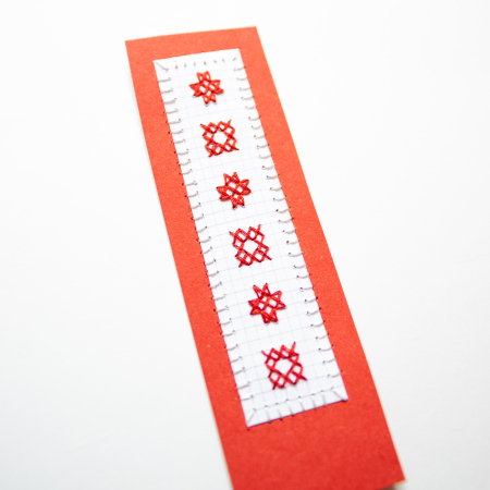 SEMNE DE CARTE - Semn de carte brodat manual - Mărțișor III