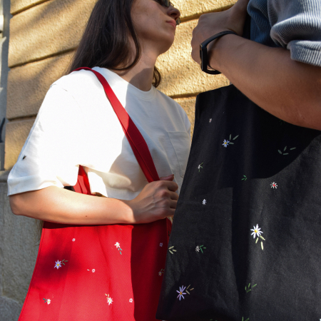 Traistă unisex brodată manual Flori și Flori [1]