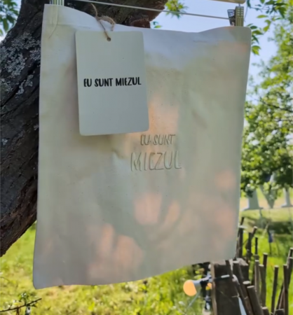 TRAISTE - Traistă - Eu sunt miezul