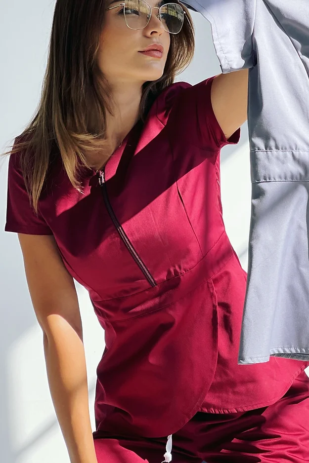 Uniforme pentru femei - Costum medical model Alina *Bordo
