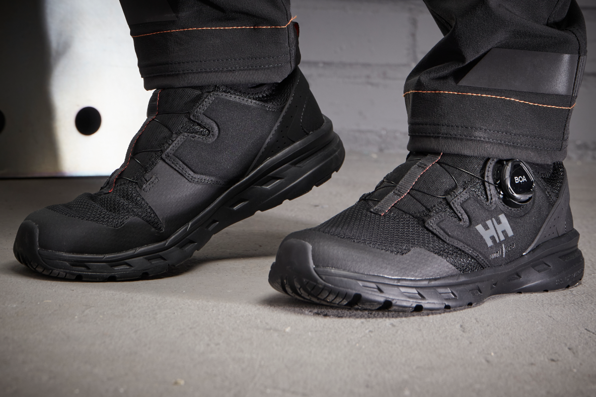 Pantofii de Protectie Kensington Low de la Helly Hansen Workwear: Stil, Confort si Performanta pentru Muncitorul Modern