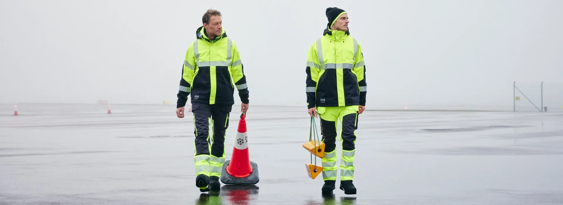 Produse Helly Hansen Workwear: Inovatie, Performanta si Responsabilitate