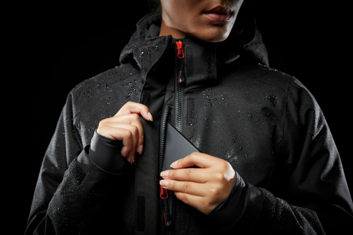 Jacheta dama cu gluga Helly Hansen Luna Winter, neagra, S [10]