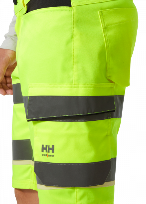 Pantaloni de lucru reflectorizanti scurti Helly Hansen UC-ME Cargo CL1, galben/negru, C74 [6]