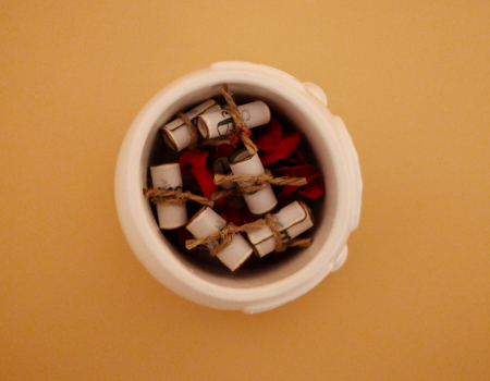 Scrisoare de la Moș Crăciun pentru copii - mesaj scris pe bilețele din hârtie de calc, în căsuță din praf ceramic [5]