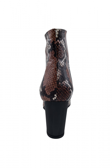 Botine damă eleganți, piele naturală, vârf migdalat, toc gros, imprimeu șarpe maro. [3]
