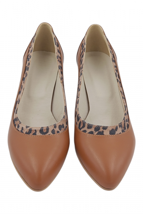 Pantofi damă eleganți, piele naturală, vârf migdalat, toc gros, imprimeu leopard, bej închis. [4]
