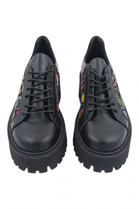 Pantofi damă, piele naturală, talpă cu striații, cu imprimeu traditional floral, negru [4]