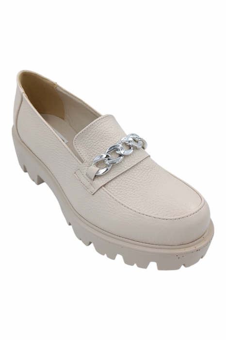 Pantofi mocasini damă, piele naturală bizon, ornament lanț, bej. SANDALI [2]
