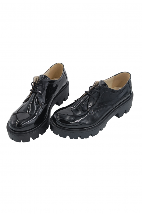 Pantofi oxford damă, piele naturală lăcuită, talpă ușoară, crampoane, negru, SANDALI [4]