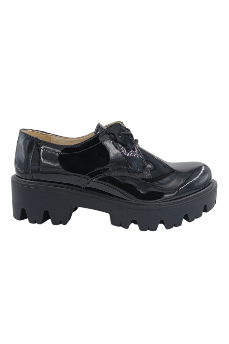 Pantofi oxford damă, piele naturală lăcuită, talpă ușoară, crampoane, negru, SANDALI [2]