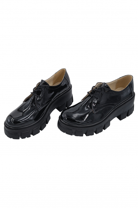 Pantofi oxford damă, piele naturală lăcuită, talpă ușoară cu crampoane, negru, SANDALI [4]