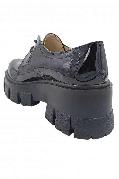 Pantofi oxford damă, piele naturală lăcuită, talpă ușoară cu crampoane, negru, SANDALI [3]