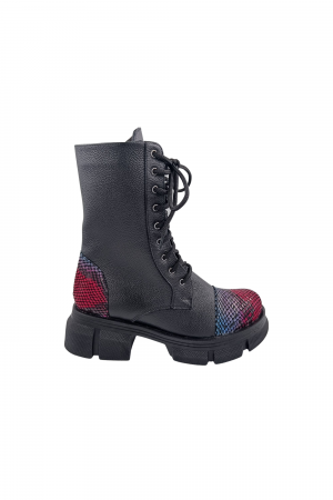 Ghete cu talpa masiva - Ghete damă casual, piele naturală bizon, talpă ușoară cu striați, negru, șarpe colorat, Sandali