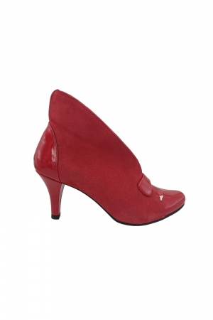 Botine cu toc subțire - Botine damă eleganți , piele naturală întoarsă, piele lăcuită, toc cui, roșu.